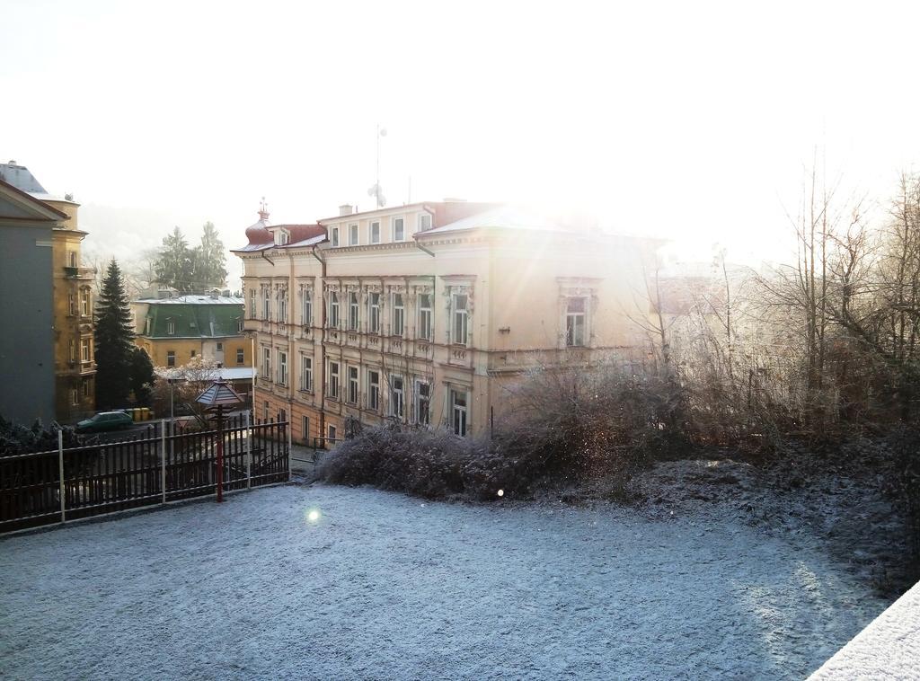 Schloss Ambras Mariánské Lázně Екстериор снимка